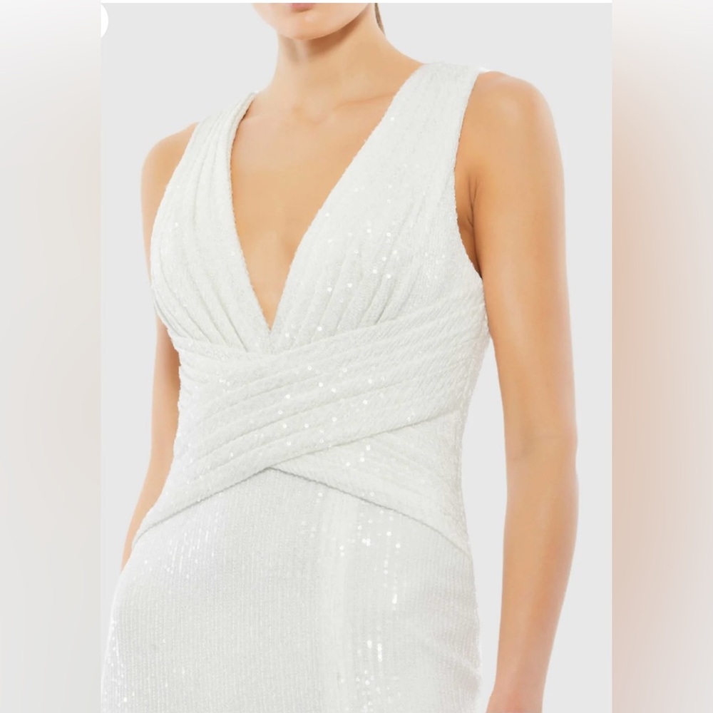 💃🏽IEENA for MAC DUGGAL V-Neck Sequin Wrap Waist Gown. Color: White. Size: 10 - Picture 8 of 11